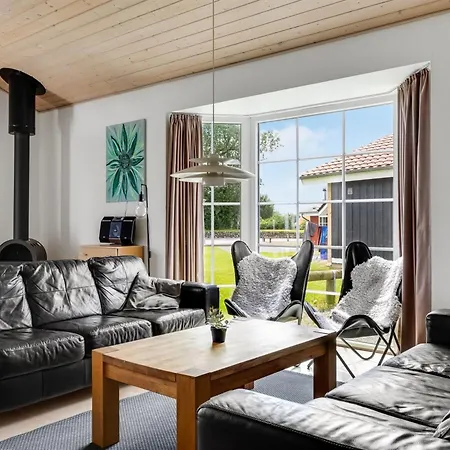 Askatla - 50m To The Fjord By Interhome