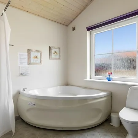 Askatla - 50m To The Fjord By Interhome *